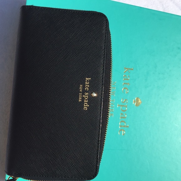 kate spade Handbags - kate spade ♠️ Large Smartphone Wallet & Wristlet